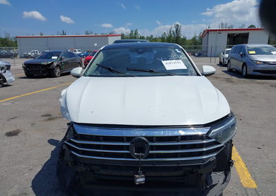 2019 Volkswagen Jetta 1.4t Sel, daño Frontal derecho, Iaai lote 45074542, foto 12 de 16