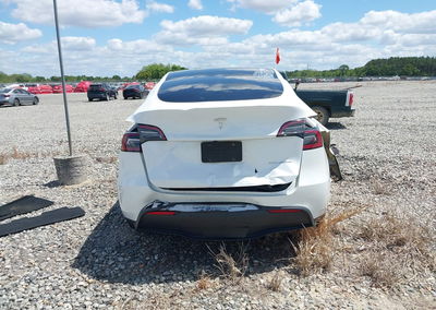 2021 Tesla Model Y Long Range Dual Motor All-wheel Drive, daño Lateral derecho, Iaai lote 44832013, foto 16 de 16