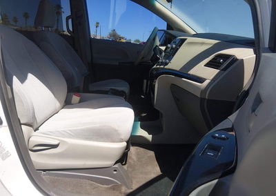 2012 Toyota Sienna Le V6 8 Passenger, daño Normal Wear & Tear, Iaai lote 45343733, foto 5 de 16