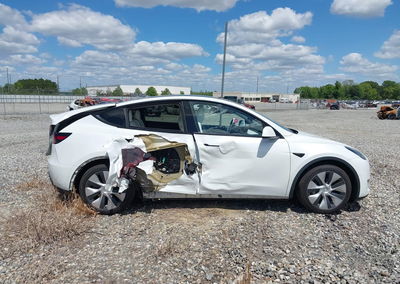 2021 Tesla Model Y Long Range Dual Motor All-wheel Drive, daño Lateral derecho, Iaai lote 44832013, foto 13 de 16