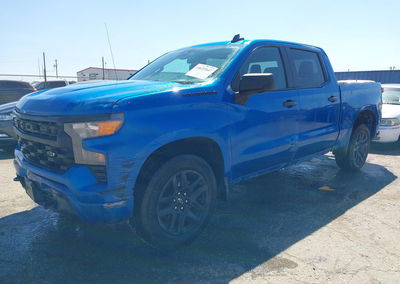 2022 Chevrolet Silverado 1500 2wd  Short Bed Custom, daño Generalizado, Iaai lote 44635847, foto 2 de 20