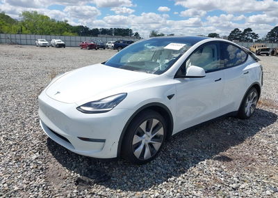 2021 Tesla Model Y Long Range Dual Motor All-wheel Drive, daño Lateral derecho, Iaai lote 44832013, foto 2 de 16