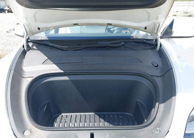 2021 Tesla Model Y Long Range Dual Motor All-wheel Drive, daño Lateral derecho, Iaai lote 44832013, foto 10 de 16