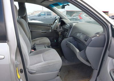 2009 Toyota Sienna Le, daño Normal Wear & Tear, Iaai lote 45251724, foto 5 de 11