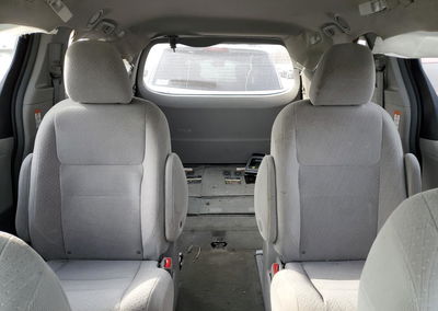 2015 Toyota Sienna Le, uszkodzenie: Przód, Copart lot 46285936, zdjęcie 10 z 13
