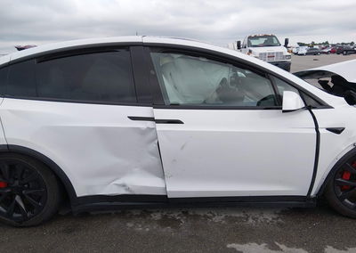 2023 Tesla Model X Plaid Tri Motor All-wheel Drive, uszkodzenie: Przód, Iaai lot 45034788, zdjęcie 13 z 16