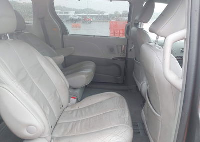 2011 Toyota Sienna Xle V6, пошкодження: Задня частина, Iaai лот 44879940, фото 8 з 17