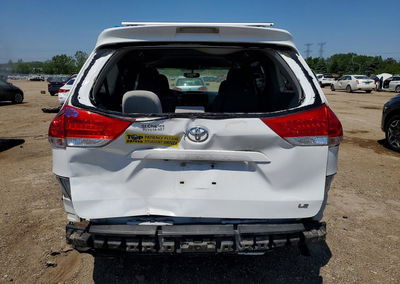 2012 Toyota Sienna Le, daño Trasero, Copart lote 54623926, foto 6 de 14