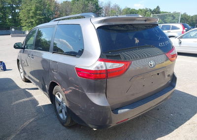 2015 Toyota Sienna Le 8 Passenger, daño Trasero izquierdo, Iaai lote 45507358, foto 3 de 17