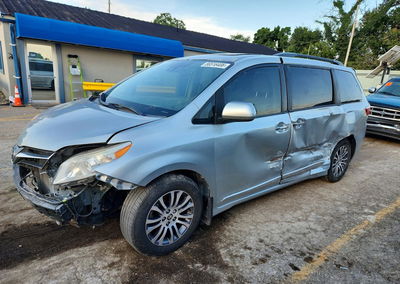 2020 Toyota Sienna, Front End damage, Copart lot 56516406