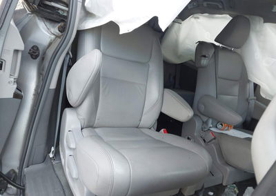 2017 Toyota Sienna Xle Premium 8 Passenger, Biohazard damage, Iaai lot 43482613, photo 8 of 15