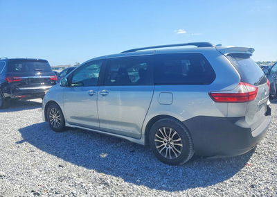2019 Toyota Sienna Xle 8-passenger, daño Abolladuras/rayones menores, Copart lote 49937916, foto 2 de 13