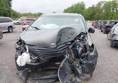2013 Toyota Sienna Le V6 8 Passenger, daño Biohazard, Iaai lote 45184240, foto 13 de 17