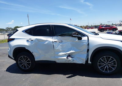 2025 Lexus Nx 350h Luxury, uszkodzenie: Prawy bok, Iaai lot 45068999, zdjęcie 6 z 17