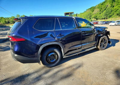 2026 Toyota Grand Highlander Hybrid Limited, daño Volcadura, Copart lote 57563146, foto 3 de 13
