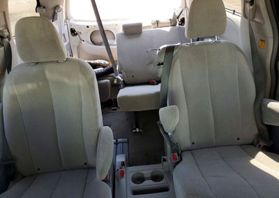 2012 Toyota Sienna Le, daño Trasero, Copart lote 54623926, foto 10 de 14