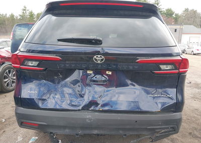 2025 Toyota Grand Highlander Platinum, пошкодження: Задня частина, Iaai лот 44860856, фото 6 з 20