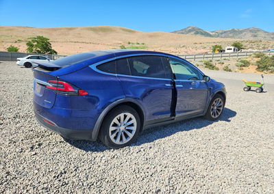2020 Tesla Model X, daño Frontal, Copart lote 57231956, foto 3 de 14