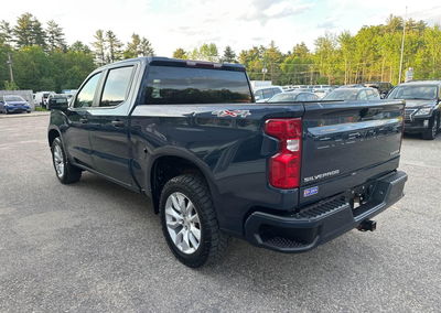 2022 Chevrolet Silverado 1500 4wd  Short Bed Custom, uszkodzenie: Normal Wear & Tear, Iaai lot 45242924, zdjęcie 3 z 10