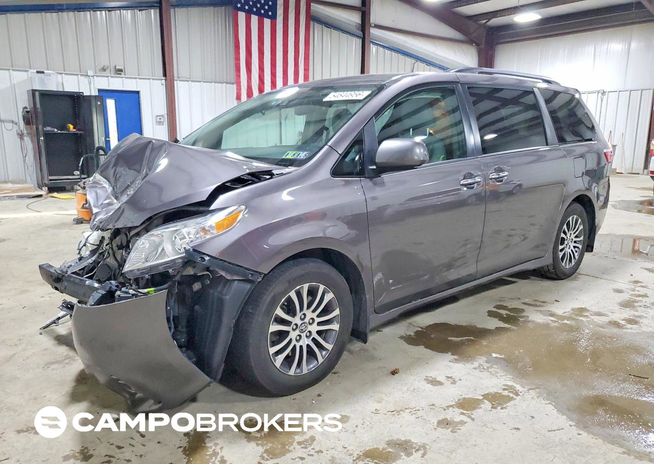 2019 Toyota Sienna Xle Premium 8-passenger, daño Frontal, Copart lote 54644956