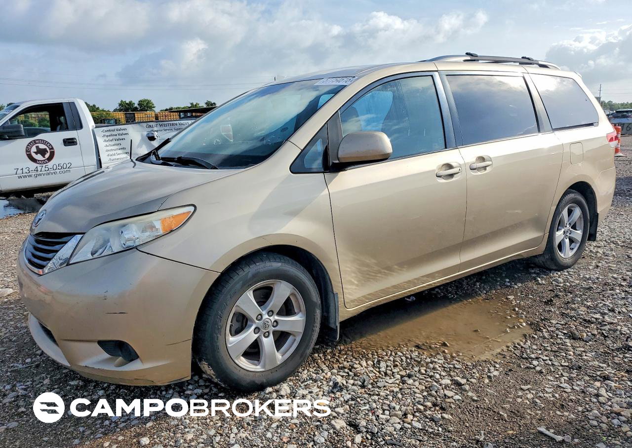 2011 Toyota Sienna Le, uszkodzenie: Bok, Copart lot 57754616