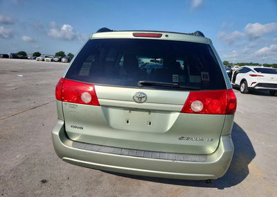 2009 Toyota Sienna Le 7-passenger, daño Inundación, Copart lote 59005366, foto 6 de 14