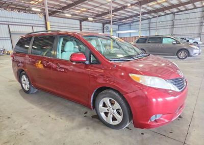 2011 Toyota Sienna Le, uszkodzenie: Mechaniczne, Copart lot 57145926, zdjęcie 4 z 13