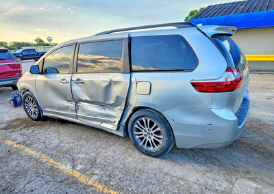 2020 Toyota Sienna, uszkodzenie: Przód, Copart lot 56516406, zdjęcie 2 z 12