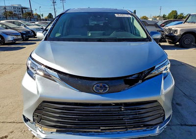 2021 Toyota Sienna Xle 8-passenger, daño Frontal, Copart lote 48681326, foto 5 de 13