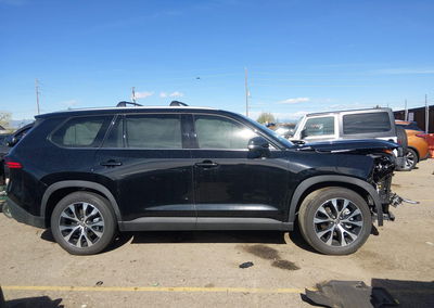 2026 Toyota Grand Highlander Hybrid Max Limited, uszkodzenie: Przód, Iaai lot 44844845, zdjęcie 14 z 17