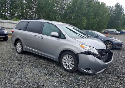 2015 Toyota All Models Sienna, Front End damage, Copart lot 54727626, photo 4 of 13