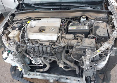 2019 Lexus Ux 200, daño Frontal, Iaai lote 45198626, foto 10 de 18