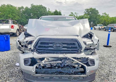 2023 Toyota Tacoma, daño Frontal, Copart lote 52487566, foto 5 de 12