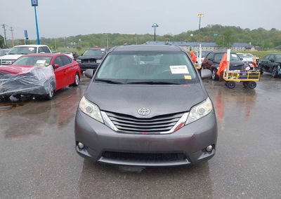 2011 Toyota Sienna Xle V6, пошкодження: Задня частина, Iaai лот 44879940, фото 12 з 17