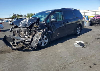 2012 Toyota All Models Sienna, uszkodzenie: Przód, Copart lot 54724836