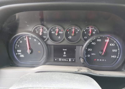 2020 Chevrolet Silverado 1500 4wd  Standard Bed Custom, daño Lateral derecho, Iaai lote 45339015, foto 7 de 16