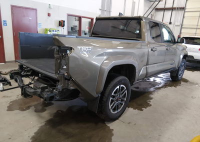 2024 Toyota Tacoma Trd Sport, daño Trasero, Iaai lote 44921472, foto 4 de 22