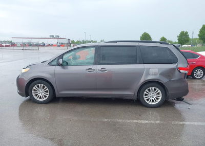 2011 Toyota Sienna Xle V6, пошкодження: Задня частина, Iaai лот 44879940, фото 14 з 17