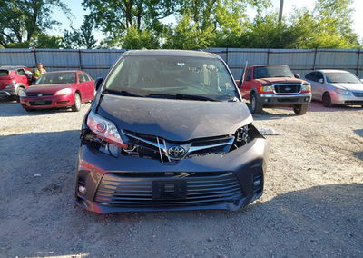 2019 Toyota Sienna Xle 8 Passenger, uszkodzenie: Przód, Iaai lot 45264151, zdjęcie 12 z 19
