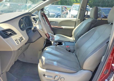 2012 Toyota Sienna Limited 7-passenger, uszkodzenie: Przód, Copart lot 53256216, zdjęcie 7 z 15