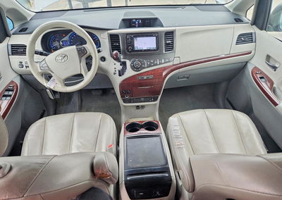 2014 Toyota Sienna Xle 8-passenger, daño Trasero, Copart lote 52155626, foto 8 de 13