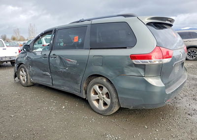 2013 Toyota Sienna Le 8-passenger, daño Lateral, Copart lote 79591105, foto 2 de 13