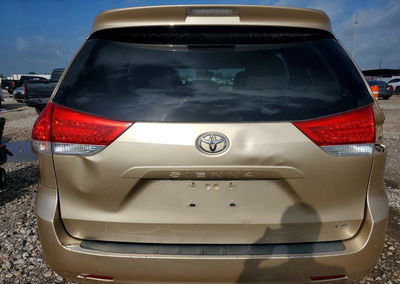 2011 Toyota Sienna Le, uszkodzenie: Bok, Copart lot 57754616, zdjęcie 6 z 14