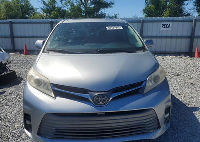 2019 Toyota Sienna Xle 8-passenger, daño Abolladuras/rayones menores, Copart lote 49937916, foto 5 de 13