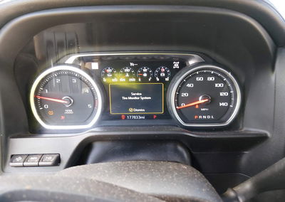 2021 Chevrolet Silverado 2500hd 4wd  Standard Bed Ltz, daño Frontal, Iaai lote 45217176, foto 7 de 15