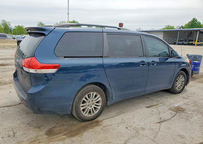 2012 Toyota Sienna Xle 8-passenger, uszkodzenie: Tył, Copart lot 54548976, zdjęcie 3 z 14
