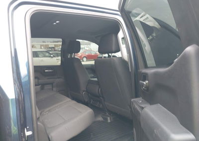 2021 Chevrolet Silverado 1500 2wd  Short Bed Custom, пошкодження: Лівий бік, Iaai лот 43919312, фото 8 з 17