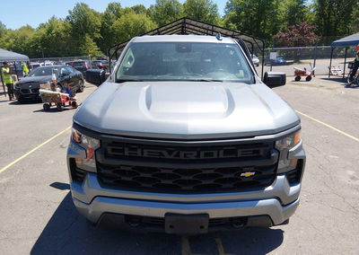 2024 Chevrolet Silverado 1500 4wd  Standard Bed Custom, Left Side damage, Iaai lot 45286110, photo 13 of 17