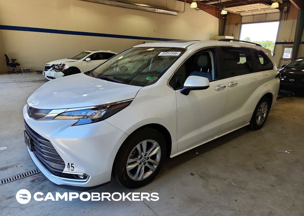2024 Toyota Sienna Xle, uszkodzenie: Tył, Copart lot 55853566