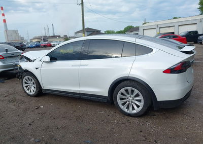 2019 Tesla Model X 100d/75d/long Range/standard Range, daño Frontal, Iaai lote 44985658, foto 15 de 21
